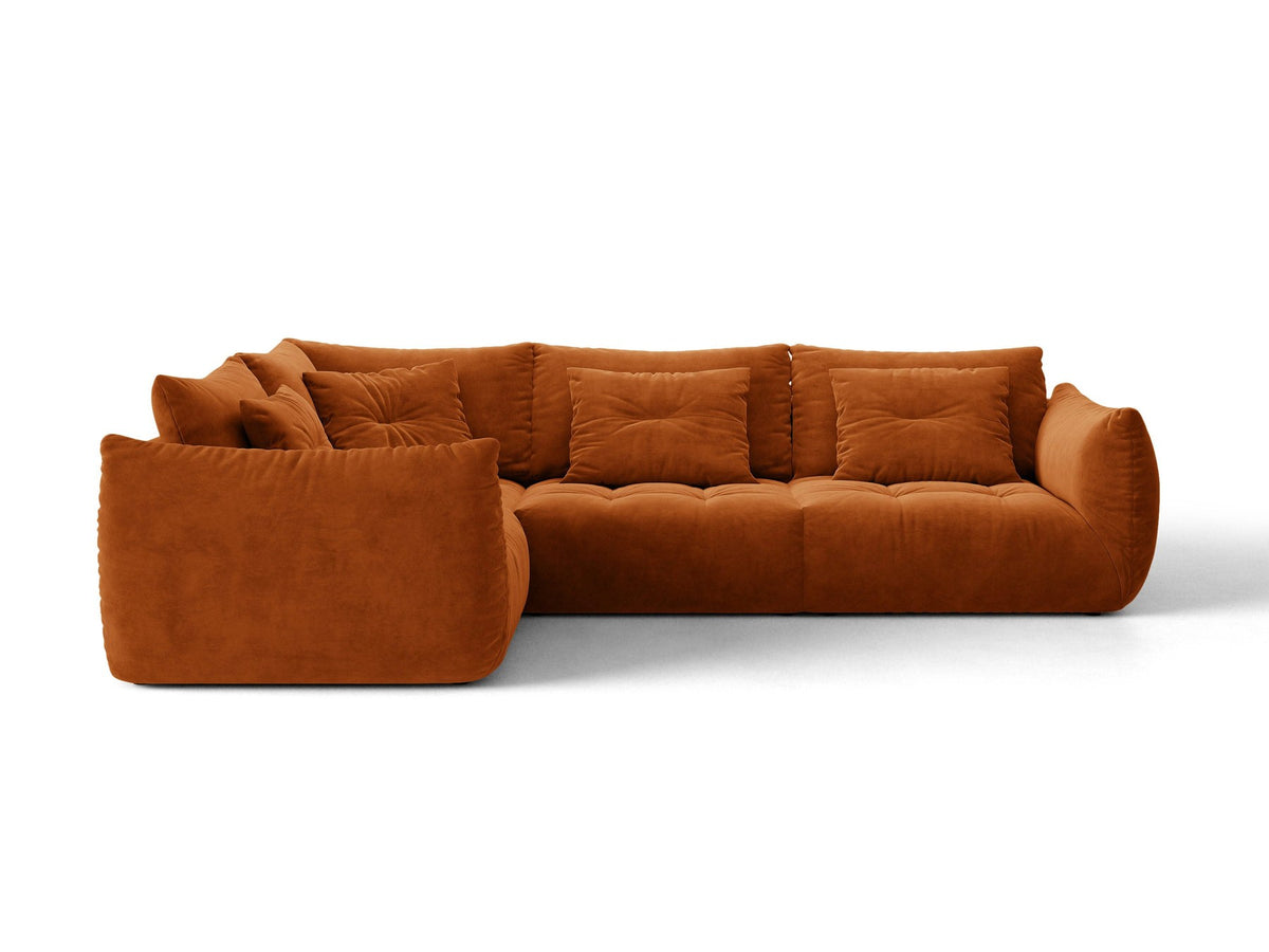 Modulares Ecksofa links Bloom von Micadoni in leichtem Beige, Veloursstoff Casino Pearl, schwarze Kunststoffbeine, tiefe Sitzfläche.