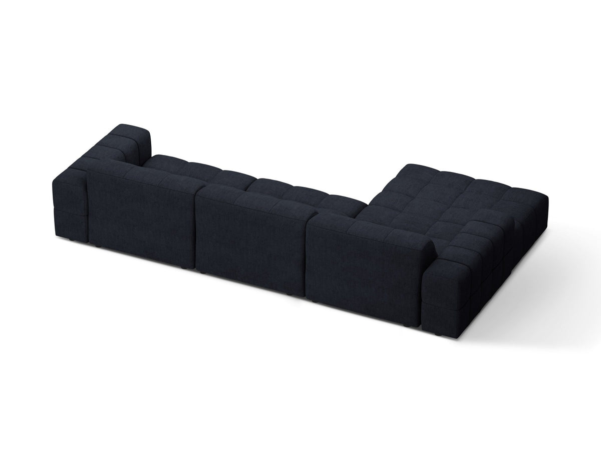Linksseitiges L-Sofa Jennifer von Micadoni in leichtem Beige, Bluvel-Stoff, mit schwarzen Kunststoffbeinen und niedriger Rückenlehne.