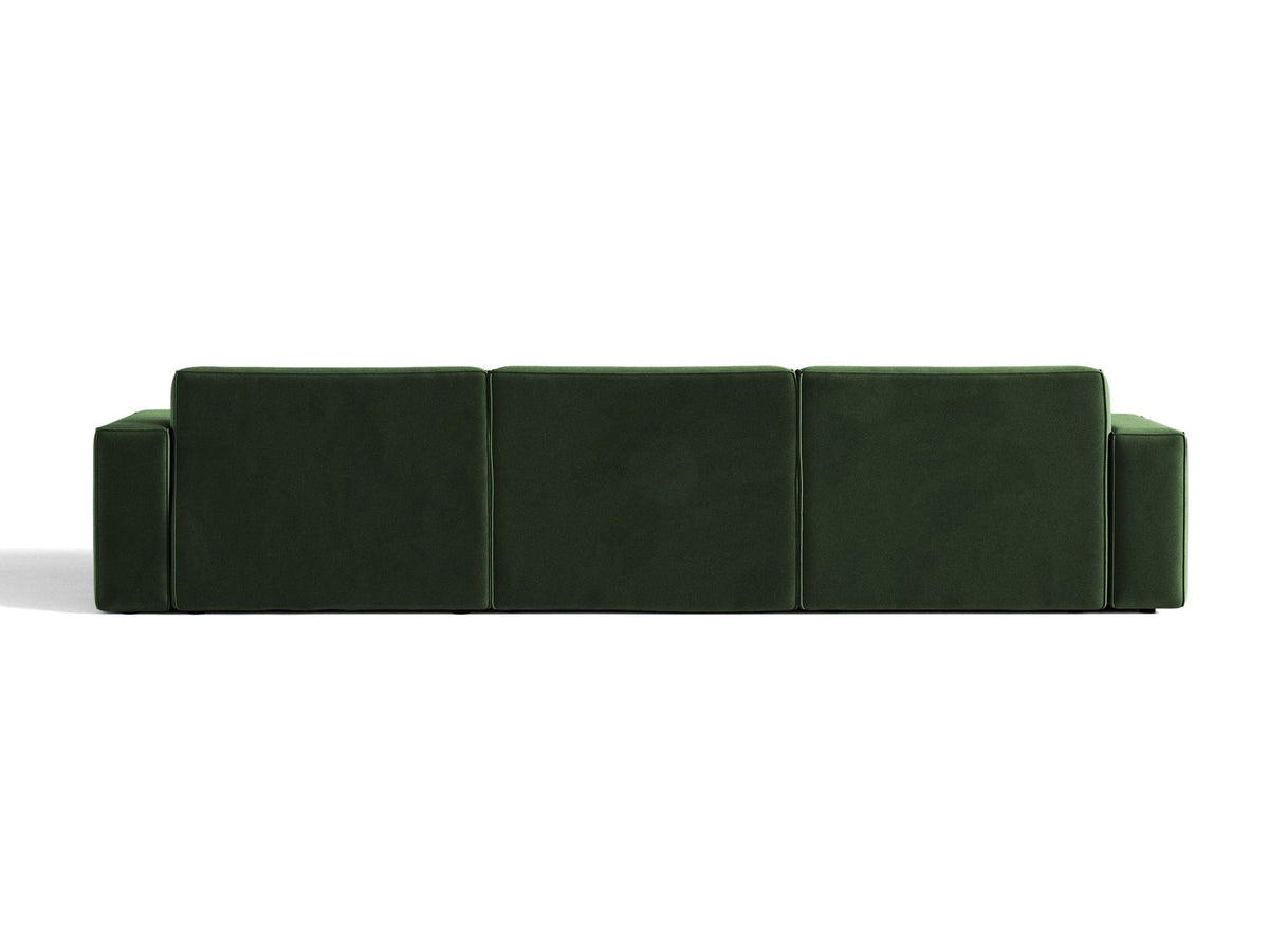 Modulares Ecksofa links von Micadoni in leichtem Beige mit Venus-Samtstoff-Bezug, schwarzen Kunststoffbeinen und niedriger Rückenlehne.