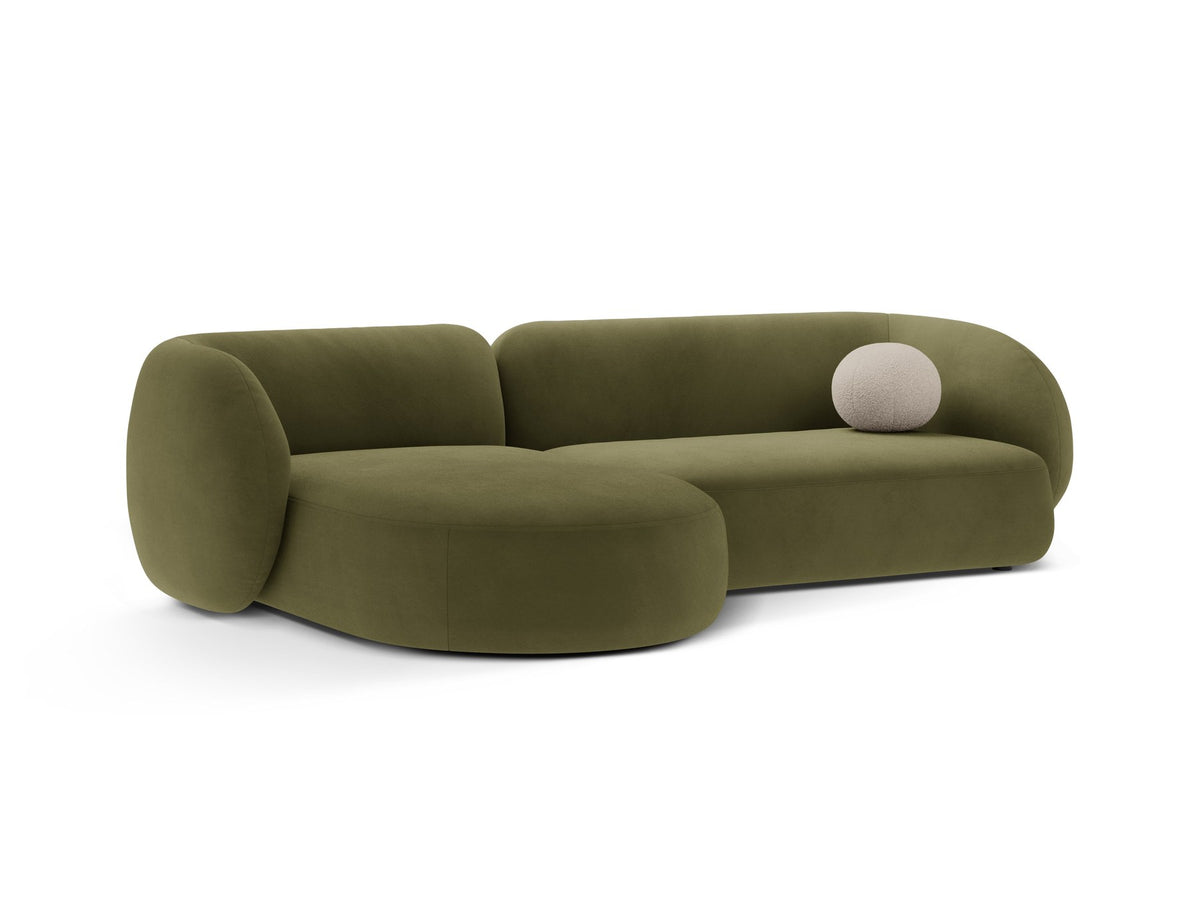 Produktfoto des weissen Kate Ecksofas links von Micadoni mit Bouclé-Stoffbezug, schwarzen Kunststoffbeinen und niedriger Rückenlehne.