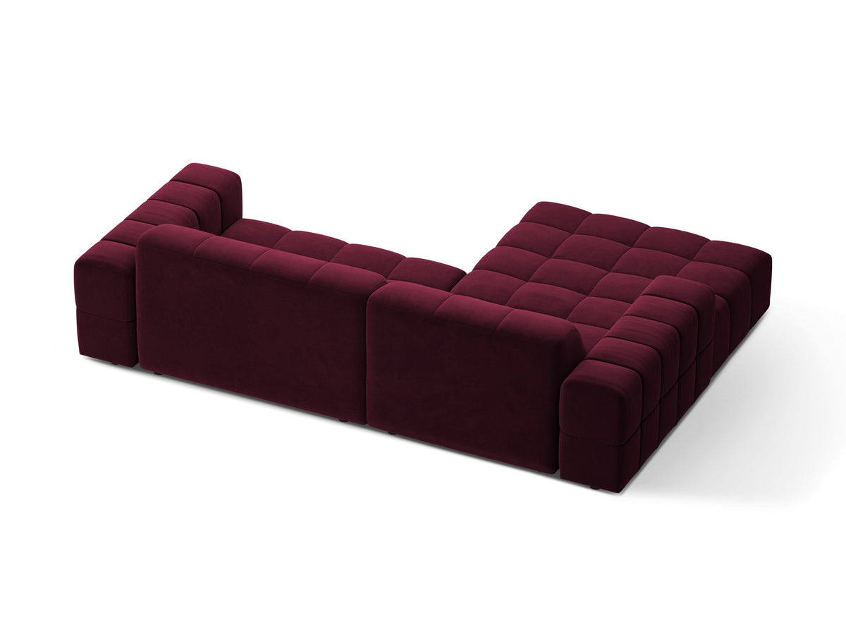 Jennifer Linkes Ecksofa von Micadoni in leichtem Beige, L-Form, Eden Chenille-Stoff, schwarze Kunststoffbeine, Rückenlehne mit Wattierung.