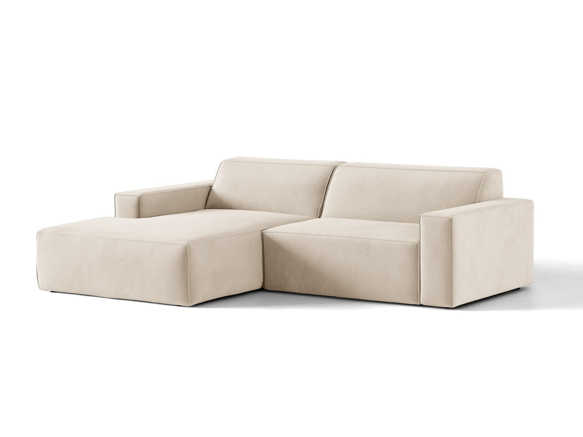 Modulares Ecksofa links Jodie von Micadoni in leichtem Beige mit Venus Samtstoffbezug und schwarzen Polypropylen-Beinen, 6-Sitzer Ausführung.