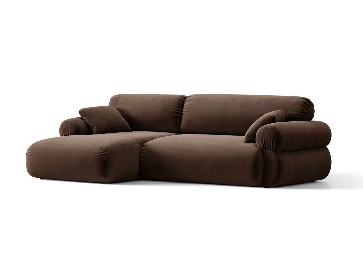 Beiges L-Sofa Ophelia von Micadoni mit Liberty-Stoffbezug, schwarzen Kunststoffbeinen und tiefer Sitzfläche, Ausrichtung links, in modernem Wohnraum.