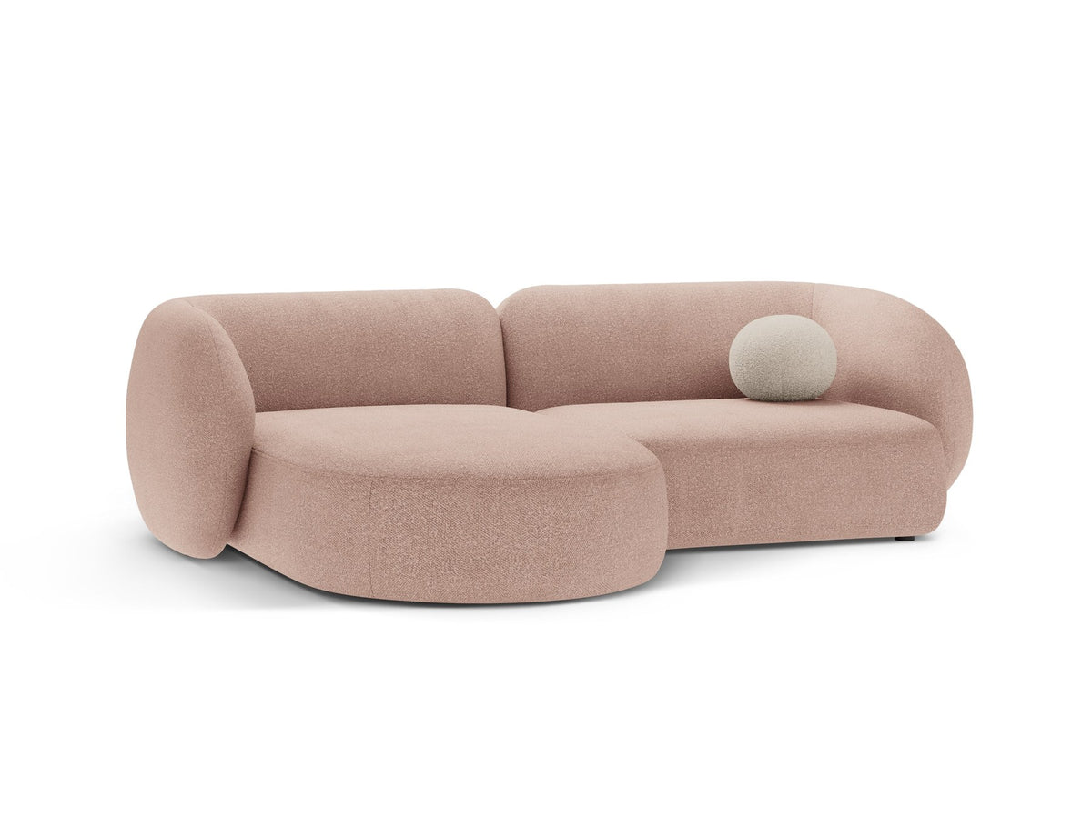 Weisses Ecksofa links Kate von Micadoni mit Baloo-Stoffbezug, schwarzen Kunststoffbeinen und modularem Aufbau, Masse 255x176x76 cm