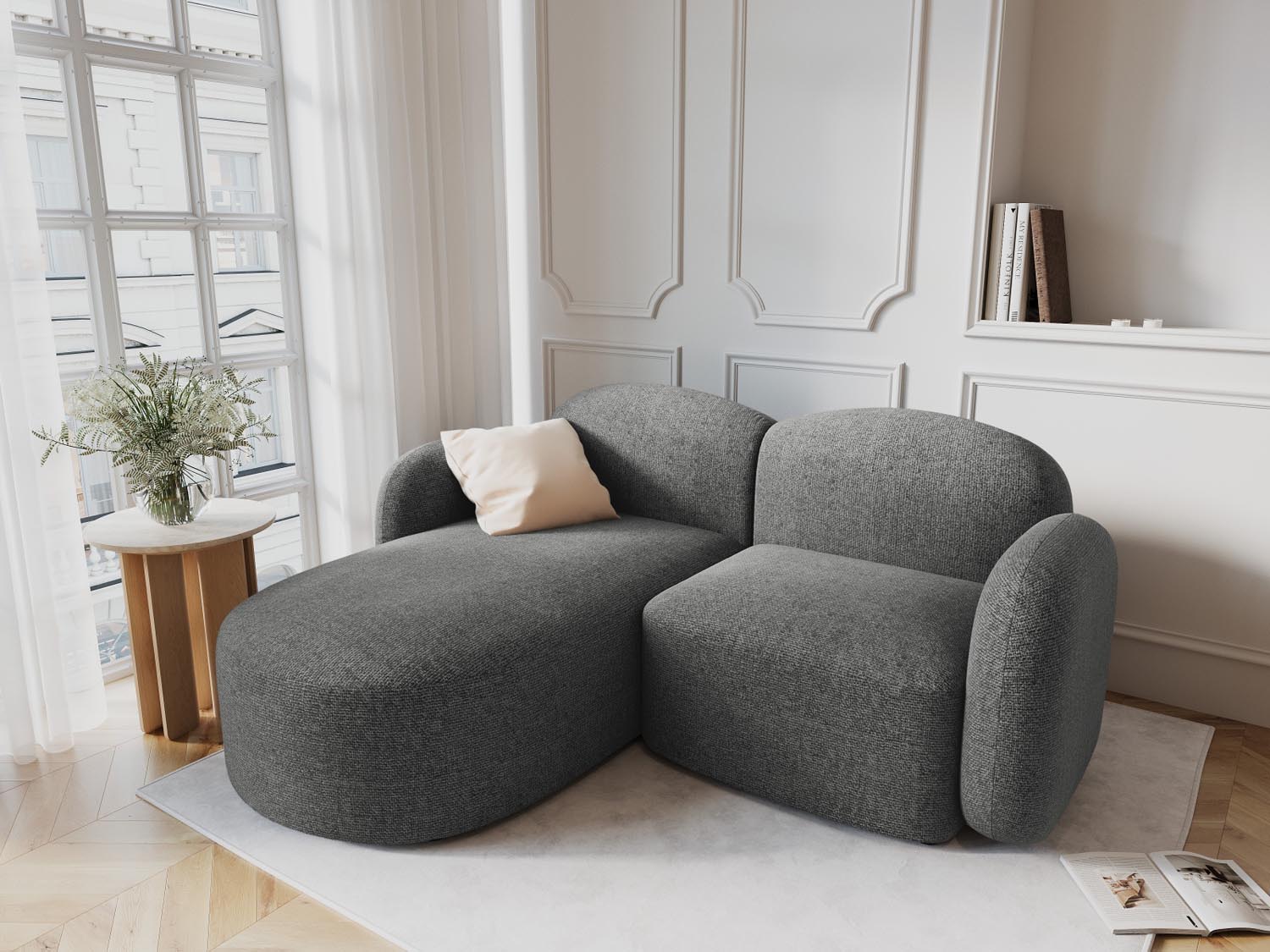 Erleben Sie das stilvolle Blair Ecksofa links von Micadoni – ein eleganter 3-Sitzer aus feinstem Velours, ideal für Ihr modernes Wohnambiente.