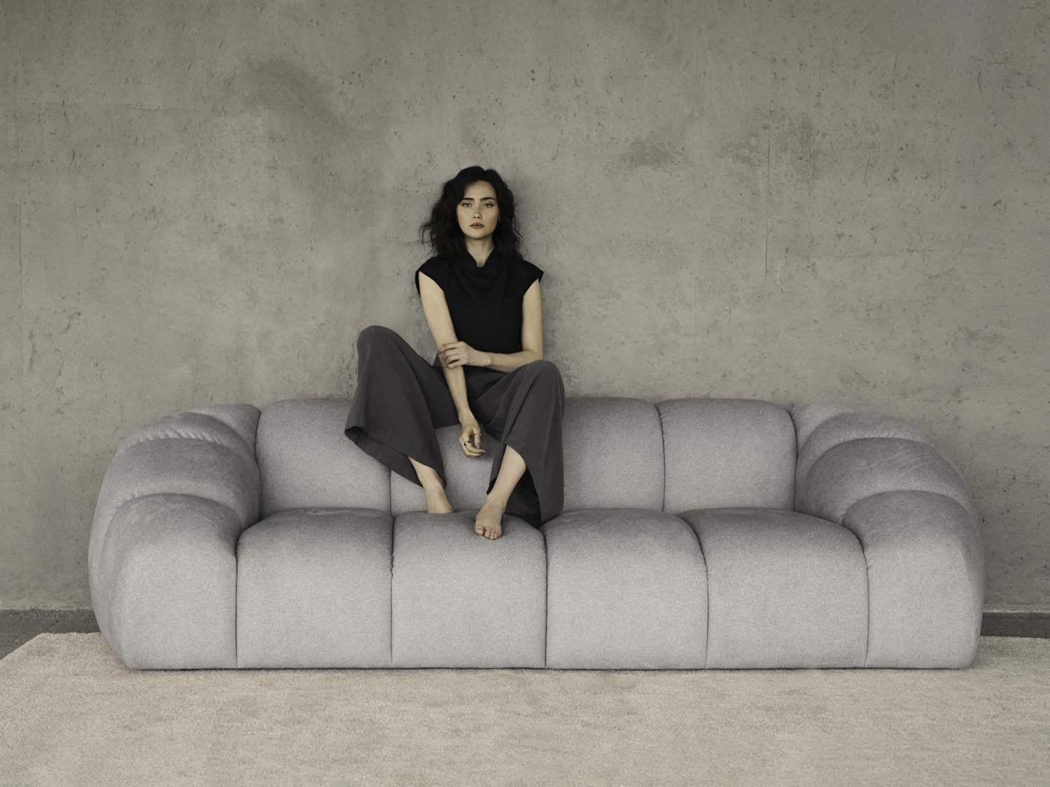 Elegantes Diana Ecksofa links im modernen Design, in stilvollem Dunkelbeige, ideal für gemütliche Wohnräume.