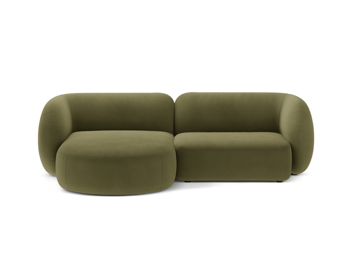 Weisses Ecksofa links Kate von Micadoni mit Baloo-Stoffbezug, schwarzen Kunststoffbeinen und modularem Aufbau, Masse 255x176x76 cm