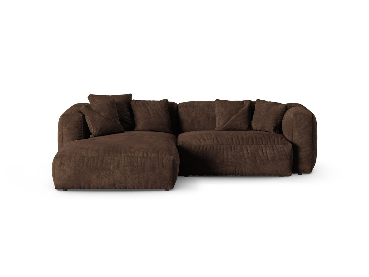 Ecksofa links Martina von Micadoni in Schokolade-Veloursstoff, XL-Grösse mit Polypropylen-Beinen und modularer Sitzfläche.