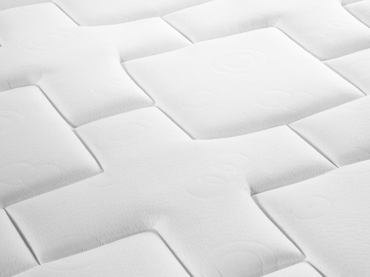 Mundi Pocket Spring Matratze  in White and Blue präsentiert im Onlineshop von KAQTU Design AG. Matratze ist von Micadoni