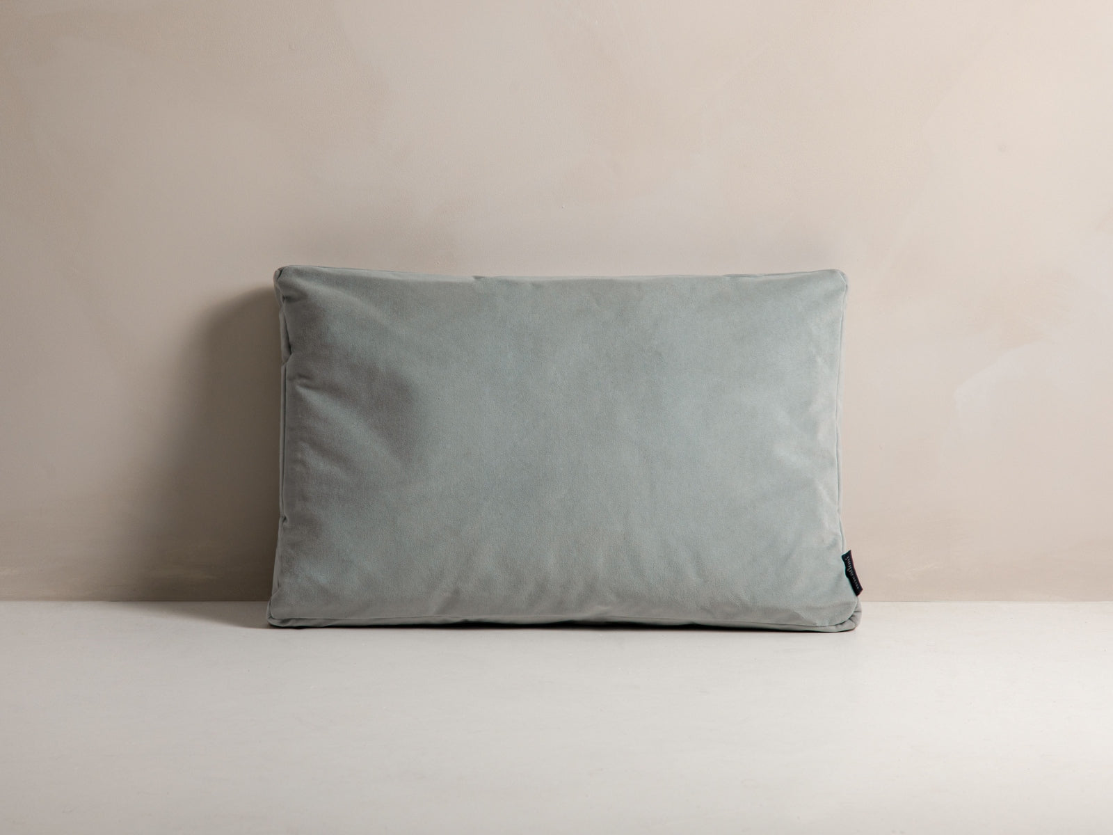 Stripy Velour Pillow  in Light Grey präsentiert im Onlineshop von KAQTU Design AG. Deko Kissen ist von Micadoni