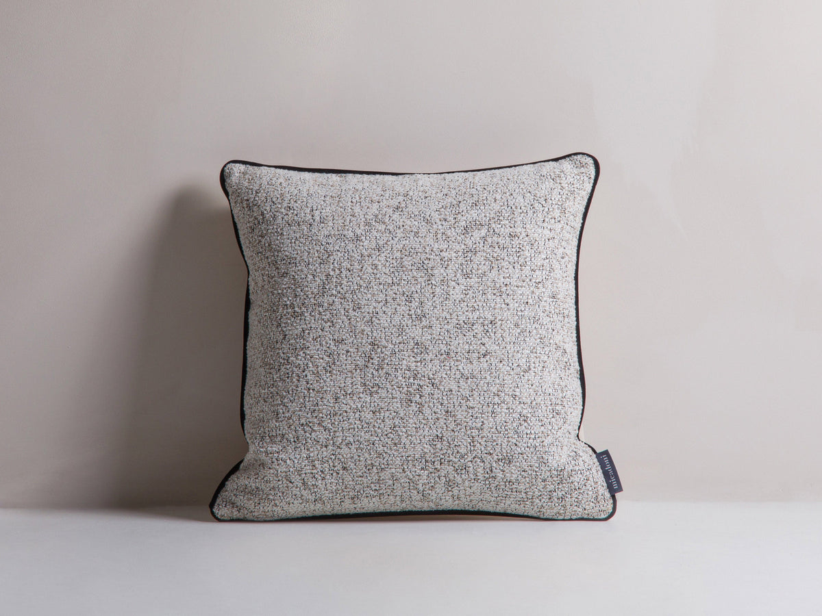 Celine Pillow in Beige Melange, Light Beige, Black-Puente,Matt Velvet,Matt Velvet präsentiert im Onlineshop von KAQTU Design AG. Deko Kissen ist von Micadoni