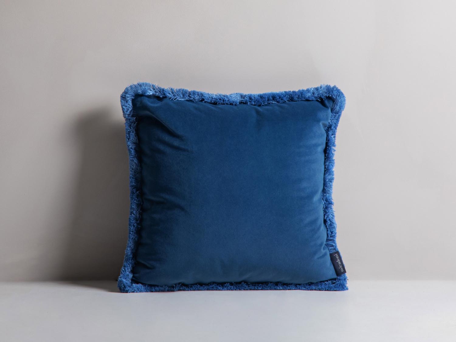Hippy Pillow  in Blue präsentiert im Onlineshop von KAQTU Design AG. Deko Kissen ist von Micadoni