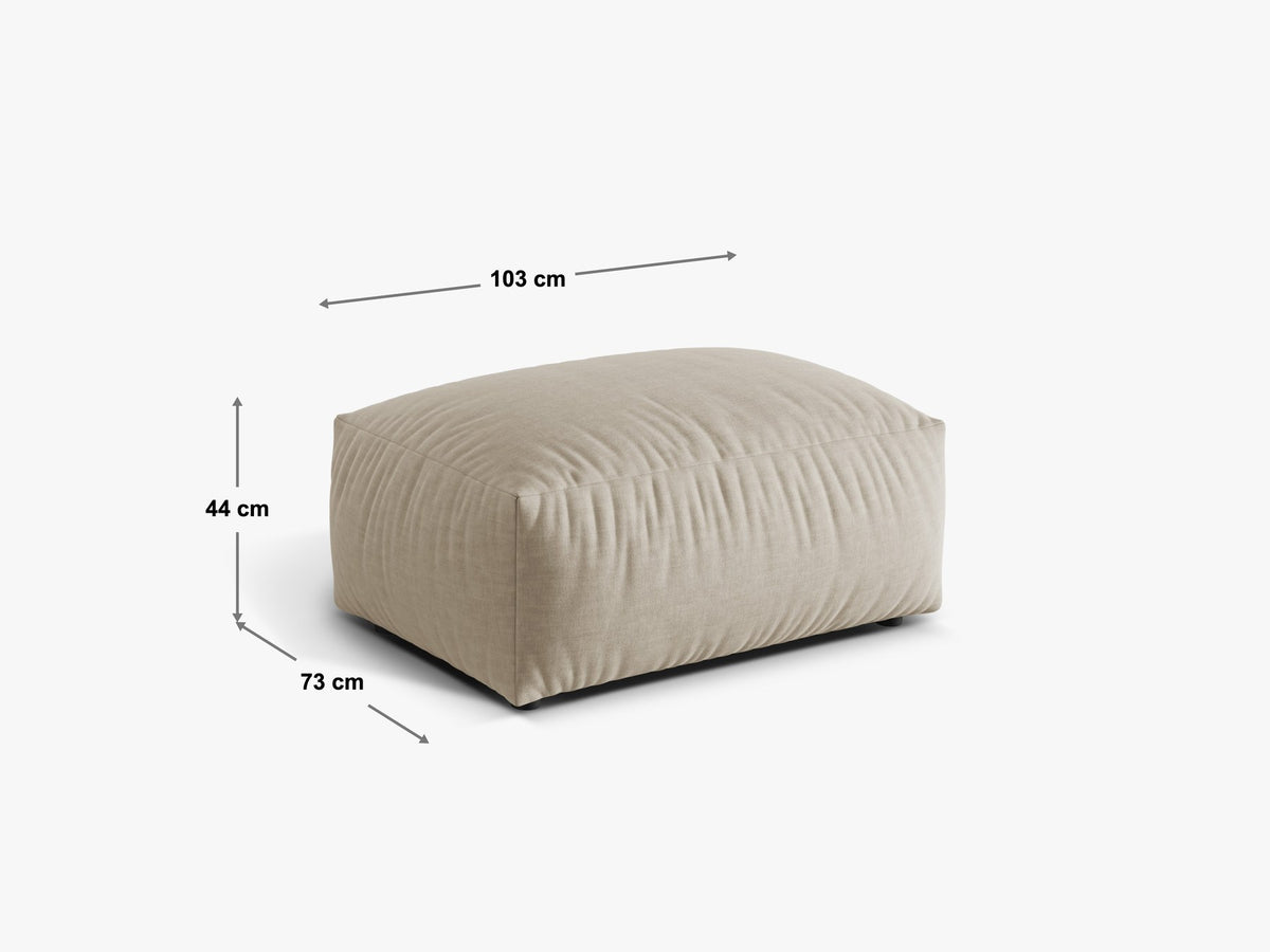 Pouf Martina von Micadoni in Schokolade, Veloursstoff, quadratische Form mit kurzen Beinen aus Polypropylen, Masse 103x73x44 cm.