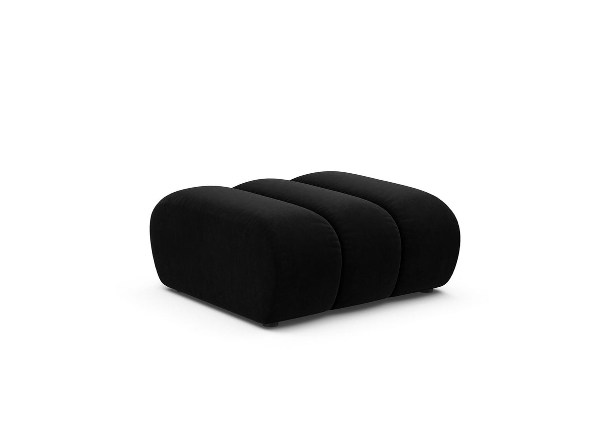 Beiger Pouf Lupine von Micadoni aus Venus-Samtstoff mit kurzen Kunststoffbeinen, quadratische Form, Masse 95x92x43 cm.