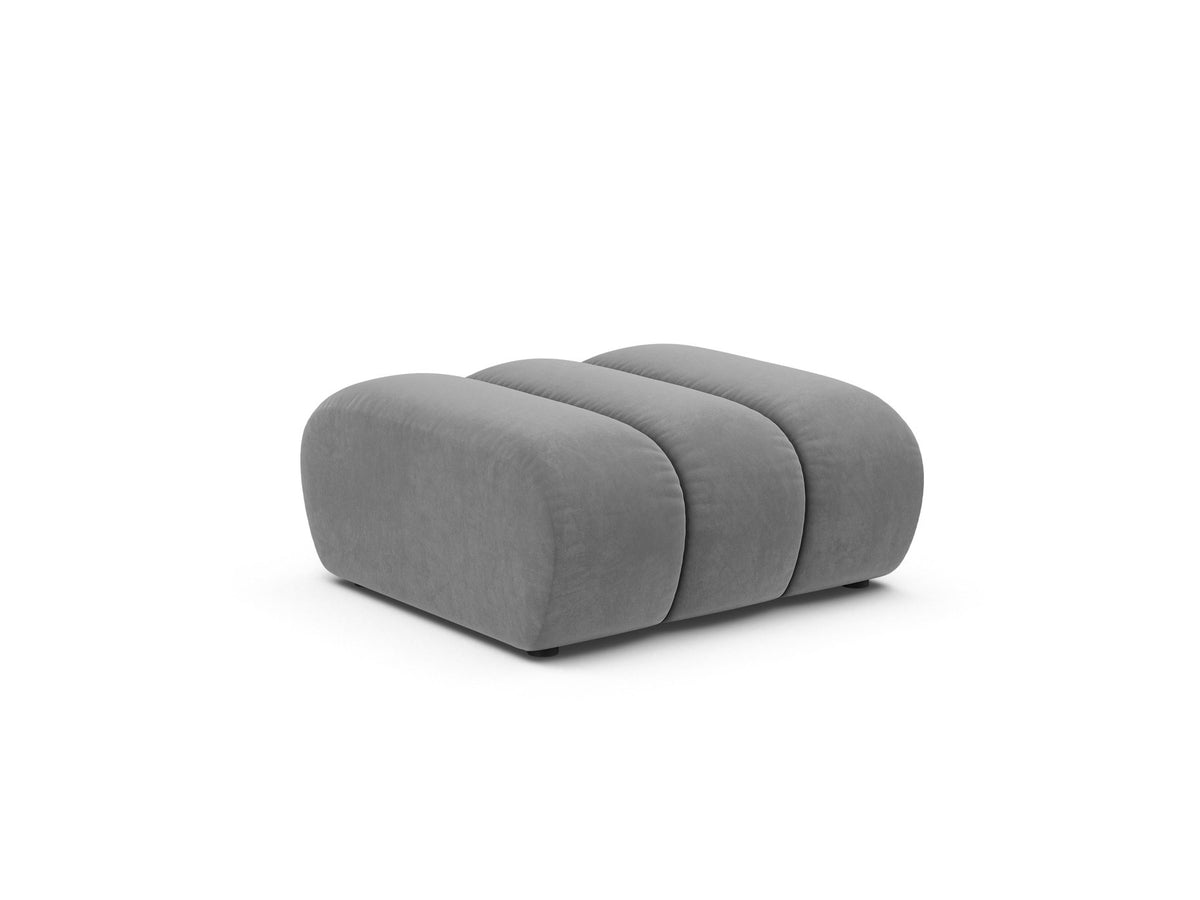 Beiger Pouf Lupine von Micadoni aus Venus-Samtstoff mit kurzen Kunststoffbeinen, quadratische Form, Masse 95x92x43 cm.