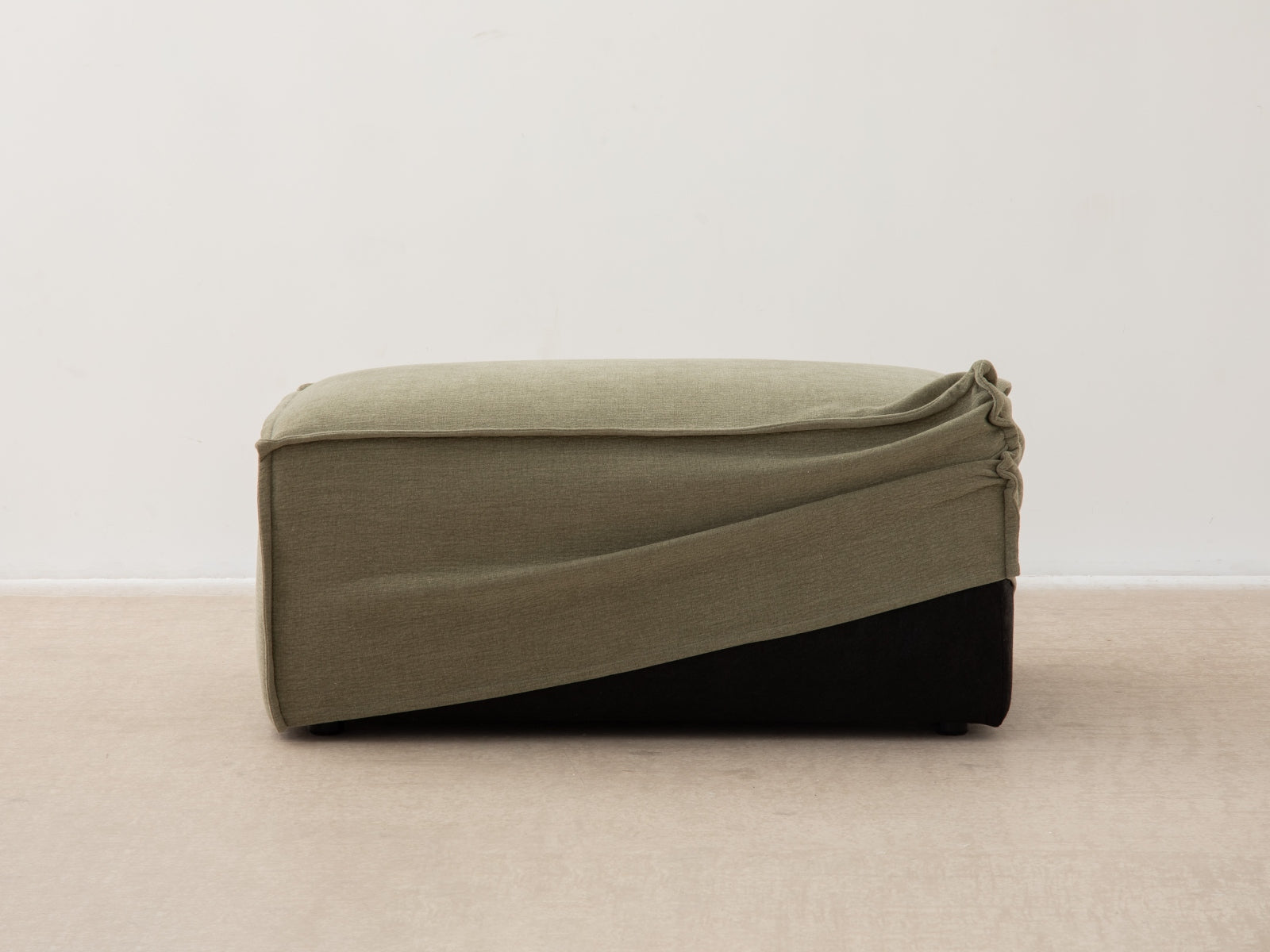 Milton Pouf 1 Sitzer in Sand präsentiert im Onlineshop von KAQTU Design AG. Modulares Sofa ist von Micadoni