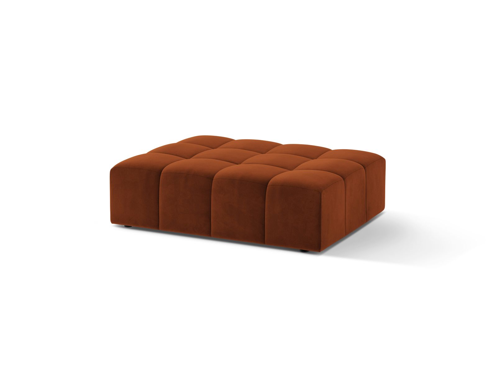 Stylischer 1-Sitzer Pouf Jennifer in warmem Terracotta, ideal für gemütliche Wohnräume. Hochwertiger Stoff von Micadoni.