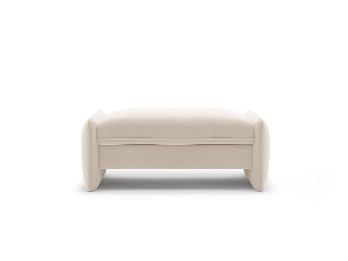 Kobaltblauer Pouf Georgia von Micadoni mit Samtvelours-Bezug, quaderförmige Form, kurze Kunststoffbeine, Masse 115x70x43 cm.