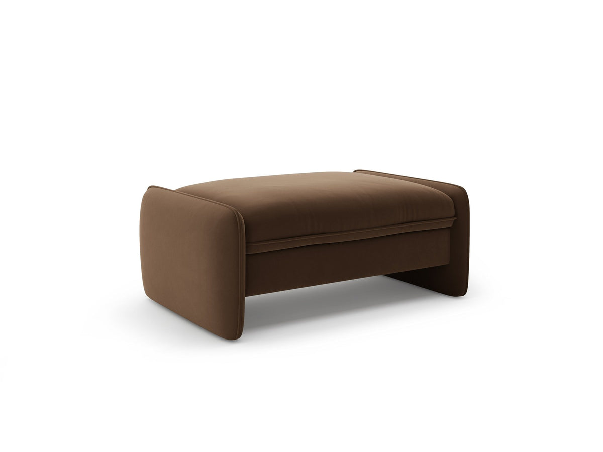 Kobaltblauer Pouf Georgia von Micadoni mit Samtvelours-Bezug, quaderförmige Form, kurze Kunststoffbeine, Masse 115x70x43 cm.