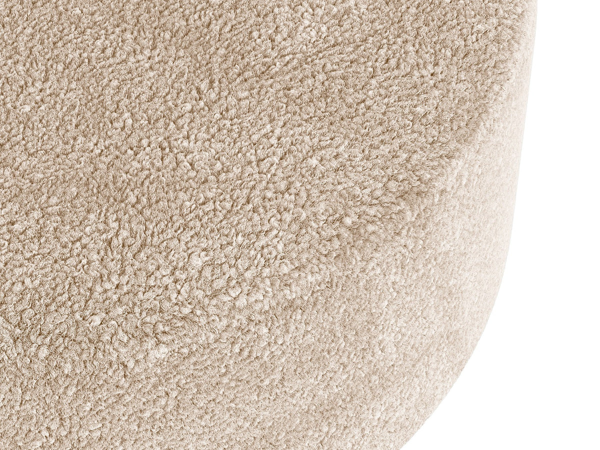 Weisser Pouf Dia von Micadoni mit strukturiertem Bouclé-Stoff, quadratischer Form und niedrigen Beinen aus Polypropylen.