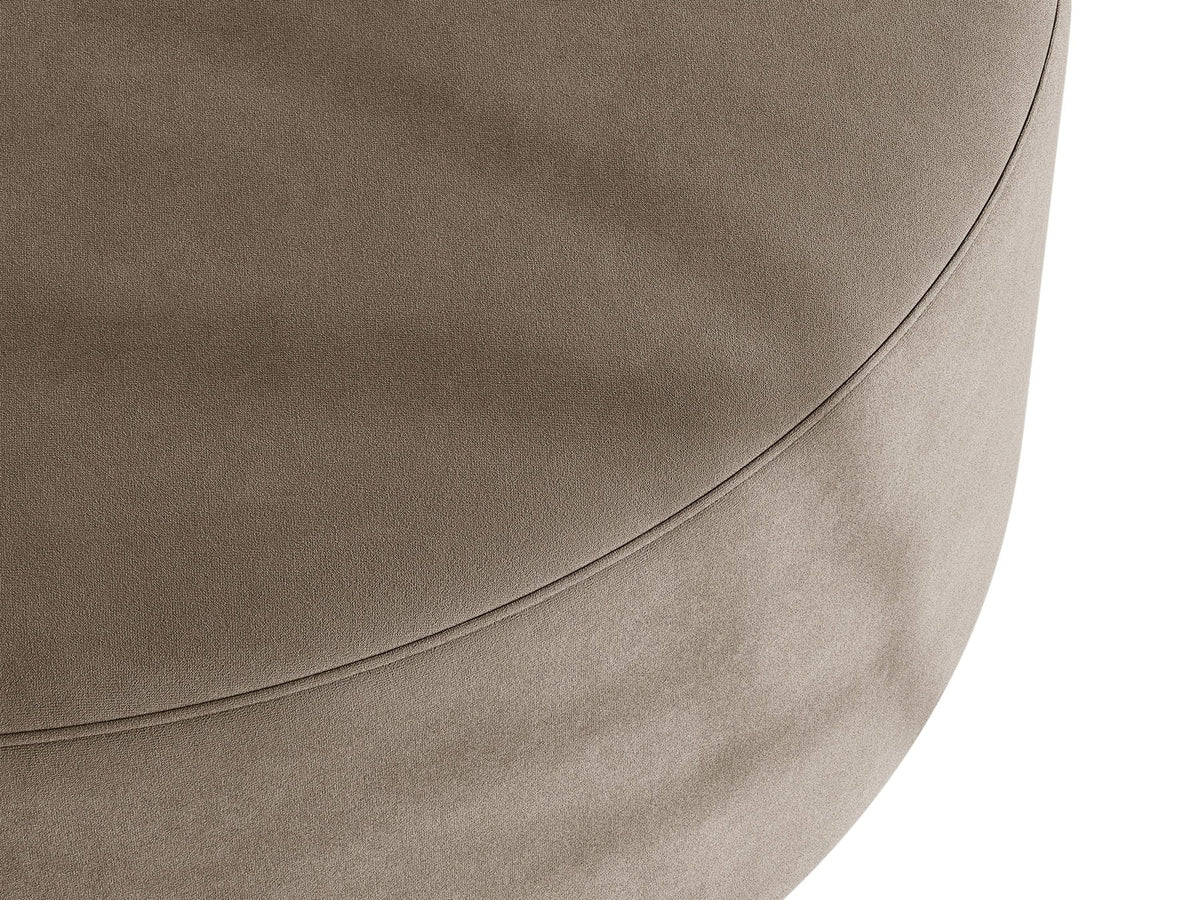Weisser Pouf Dia von Micadoni mit strukturiertem Bouclé-Stoff, quadratischer Form und niedrigen Beinen aus Polypropylen.