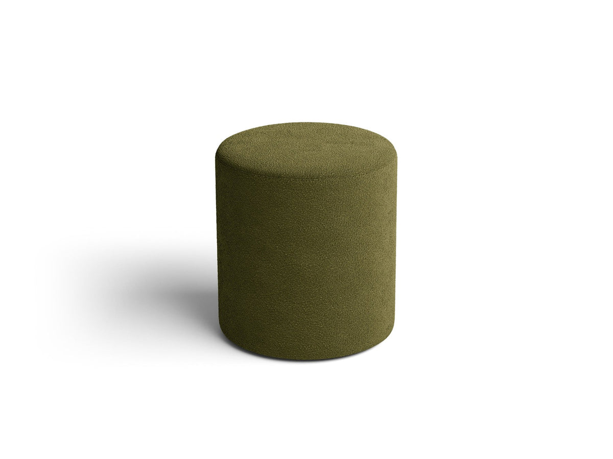 Pouf Dia von Micadoni mit strukturiertem Bouclé-Stoff, quadratischer Sitzfläche und kurzen Beinen aus Polypropylen.