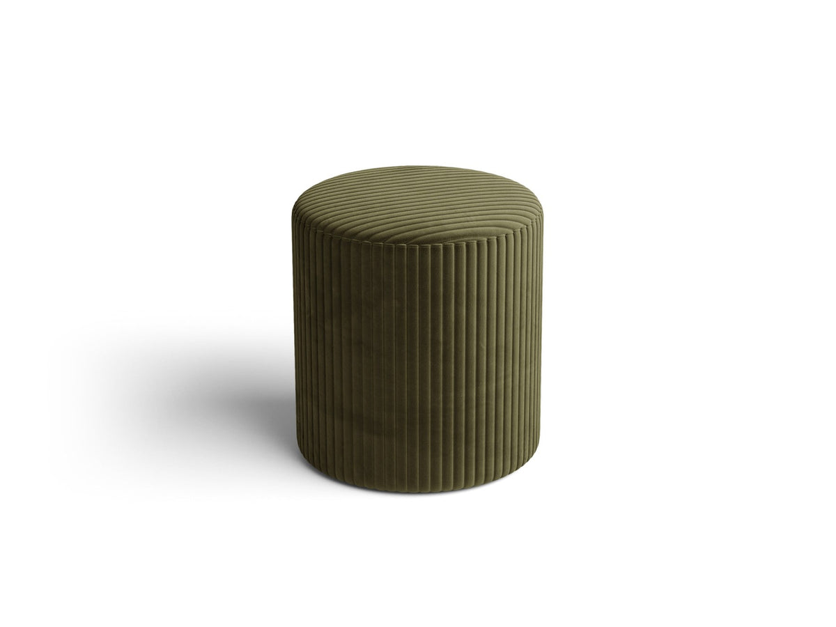 Pouf Dia von Micadoni mit strukturiertem Bouclé-Stoff, quadratischer Sitzfläche und kurzen Beinen aus Polypropylen.