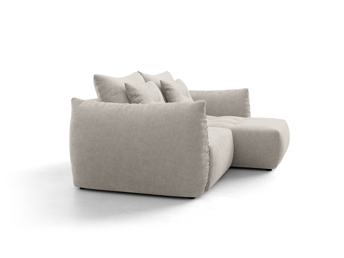 Ecksofa Bloom mit Schlaffunktion von Micadoni in Sand, Bettsofa rechts mit Casino-Veloursbezug und schwarzen Kunststoffbeinen.