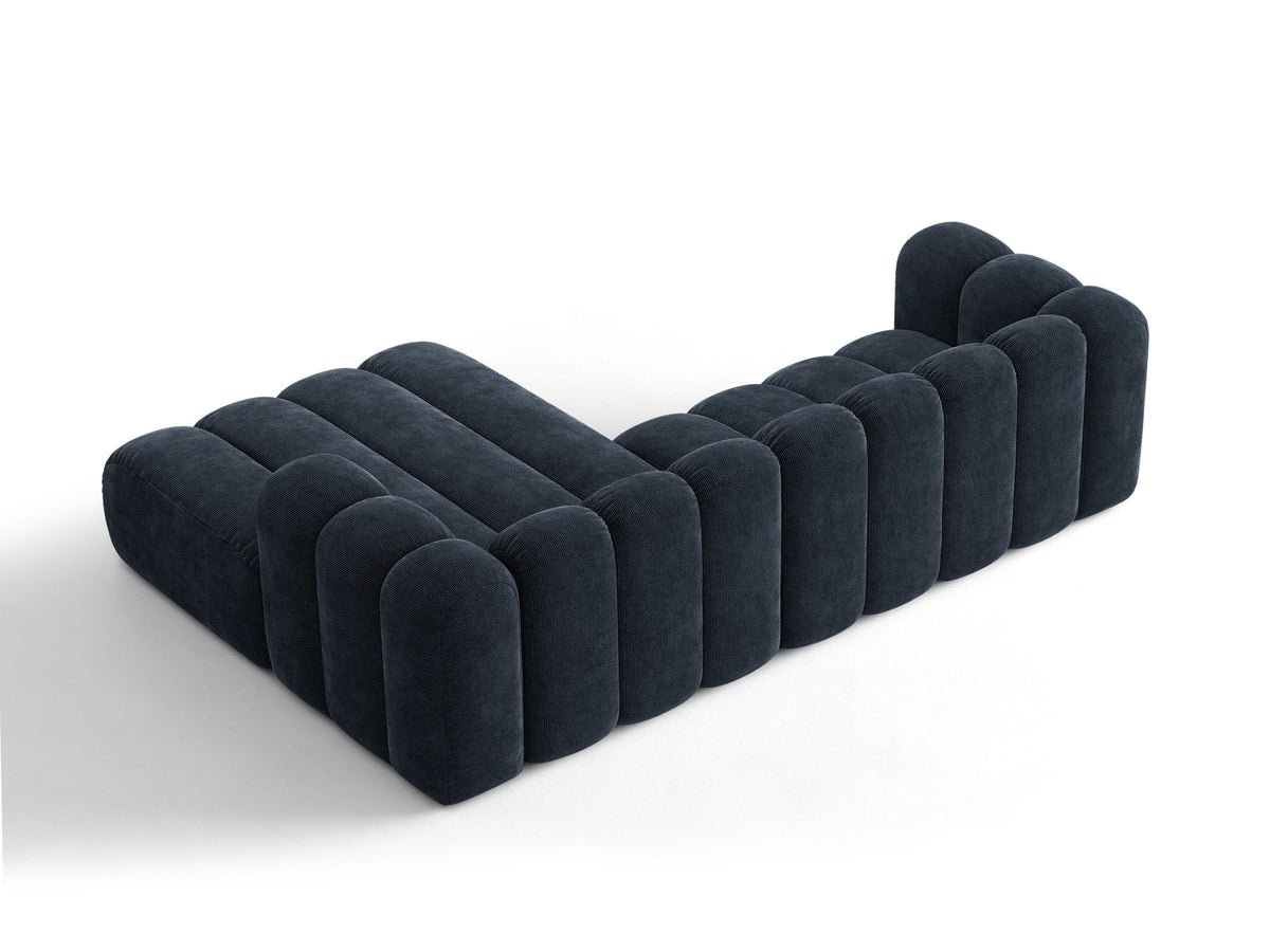 Beiges Ecksofa Lupine von Micadoni mit rechter Ausrichtung, Stoffbezug Eden Pearl, schwarzen Kunststoffbeinen und integriertem Bettkasten.