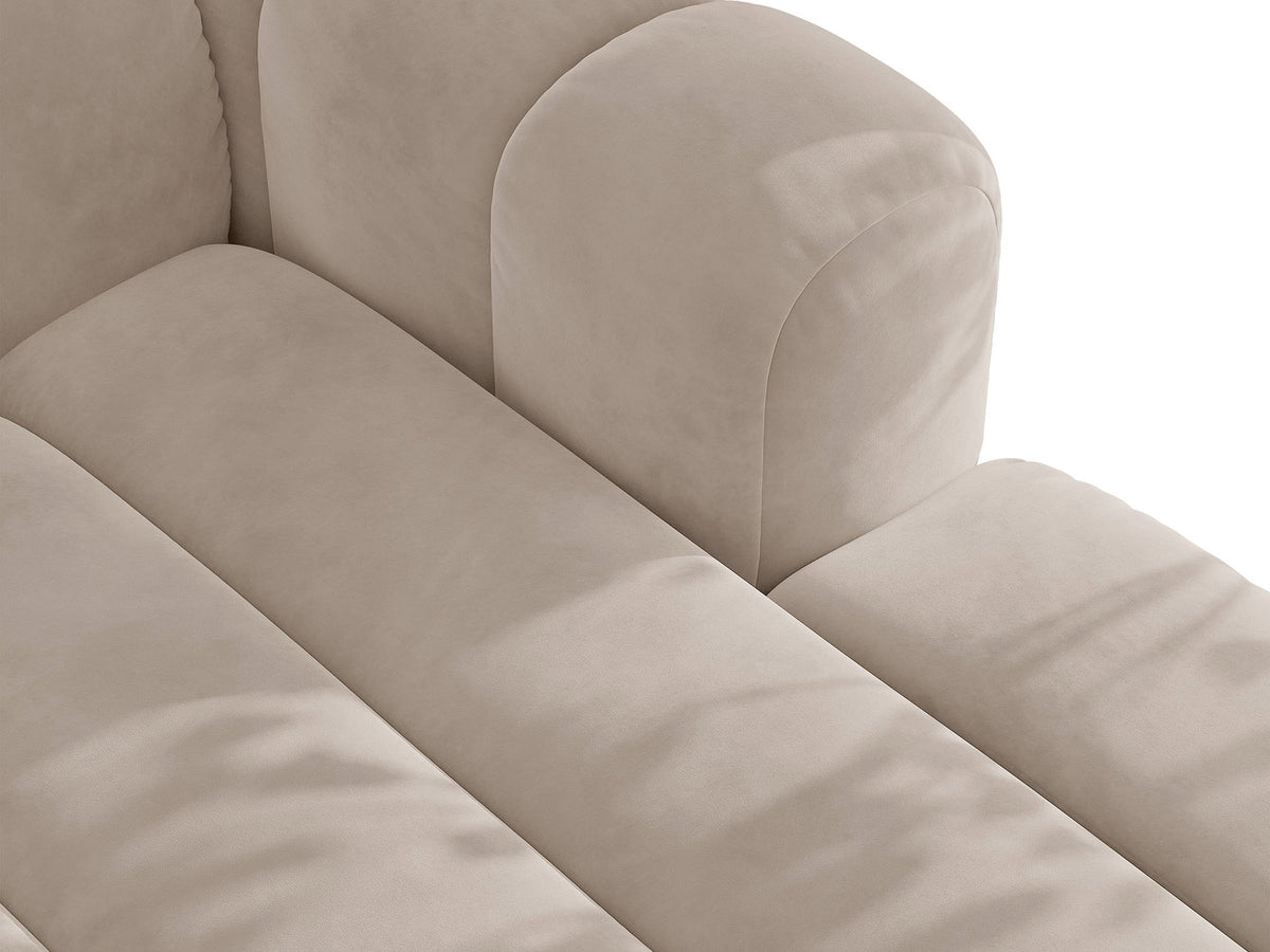 Beiges Ecksofa Lupine von Micadoni mit rechter Ausrichtung, Stoffbezug Eden Pearl, schwarzen Kunststoffbeinen und integriertem Bettkasten.