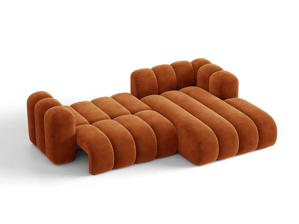 Beiges Ecksofa Lupine von Micadoni mit rechter Ausrichtung, Stoffbezug Eden Pearl, schwarzen Kunststoffbeinen und integriertem Bettkasten.