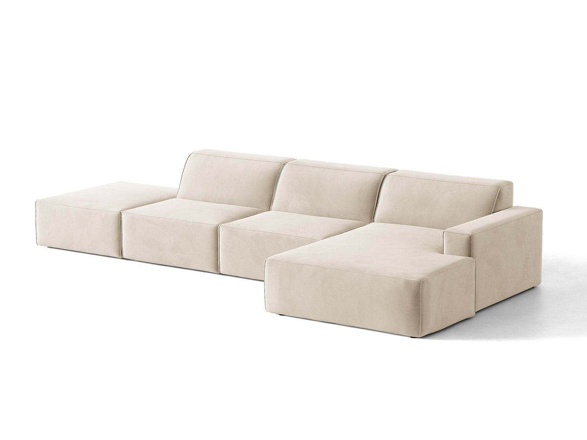 Ecksofa rechts Jodie von Micadoni in Leichtes beige mit Samtstoff-Bezug Venus, modulare Bauweise und schwarzen Kunststoffbeinen.
