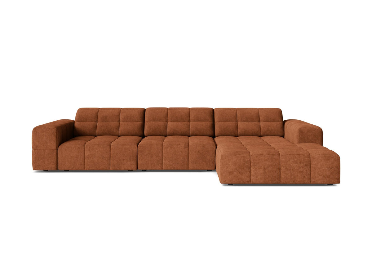 Ecksofa Jennifer von Micadoni in leichtem Beige, L-Form mit rechter Ausrichtung, Bluvel-Stoff und schwarzen Kunststoffbeinen.