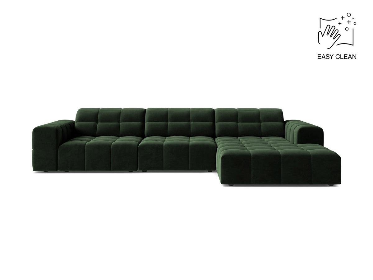 Ecksofa Jennifer von Micadoni in leichtem Beige, L-Form mit rechter Ausrichtung, Bluvel-Stoff und schwarzen Kunststoffbeinen.