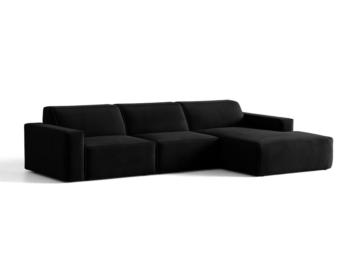 Modulares Ecksofa rechts von Micadoni in leichtem Beige, Samtstoff Venus, mit schwarzen Kunststoffbeinen und niedriger Rückenlehne.