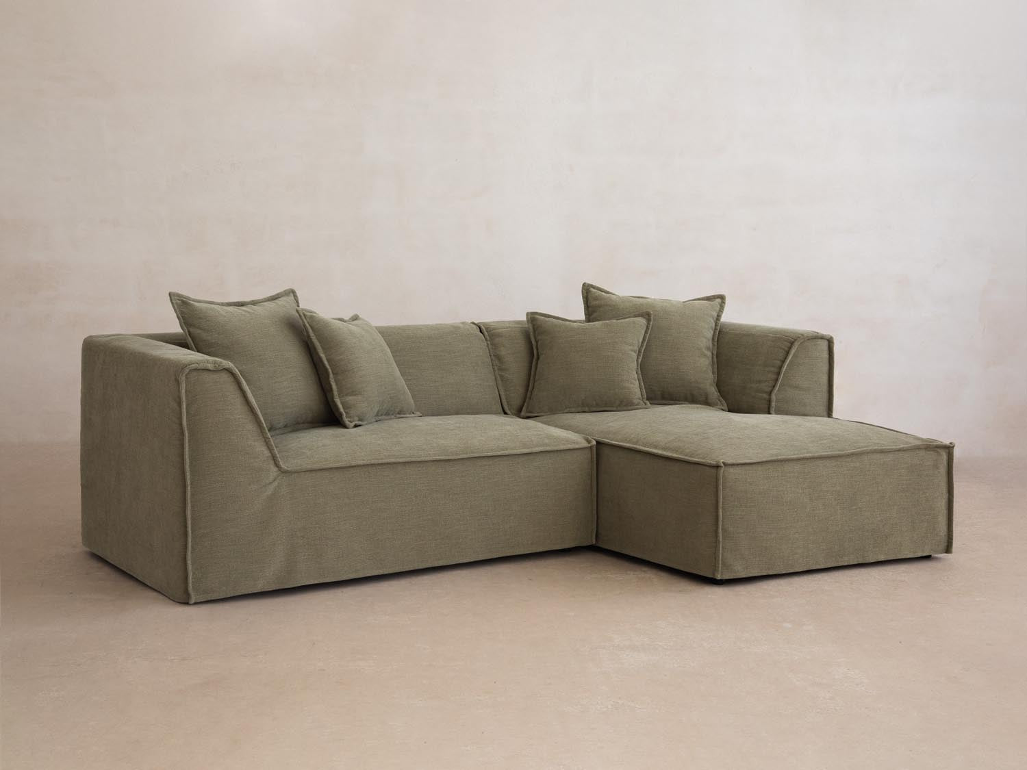 Milton Ecksofa rechts 4 Sitzer in Muted Blue präsentiert im Onlineshop von KAQTU Design AG. Ecksofa rechts ist von Micadoni