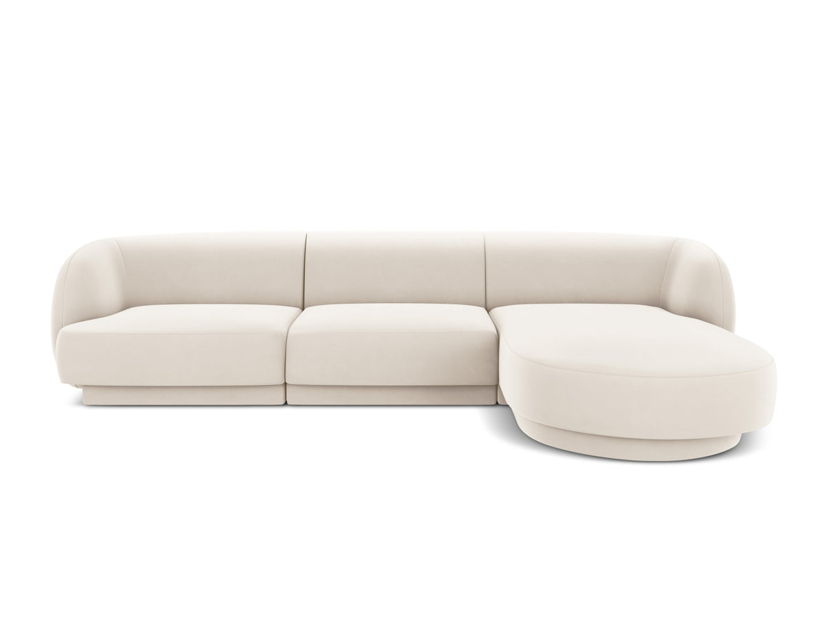 Miley Velour Ecksofa rechts 4 Sitzer in Light Beige-Bluvel präsentiert im Onlineshop von KAQTU Design AG. L-Sofa rechts ist von Micadoni