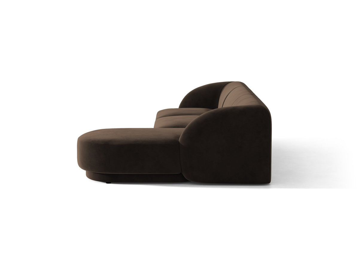 Dunkelbeiges L-Sofa Miley von Micadoni mit Bluvel-Stoffbezug, schwarzen Kunststoffbeinen und modularer Bauweise, rechts ausgerichtet.