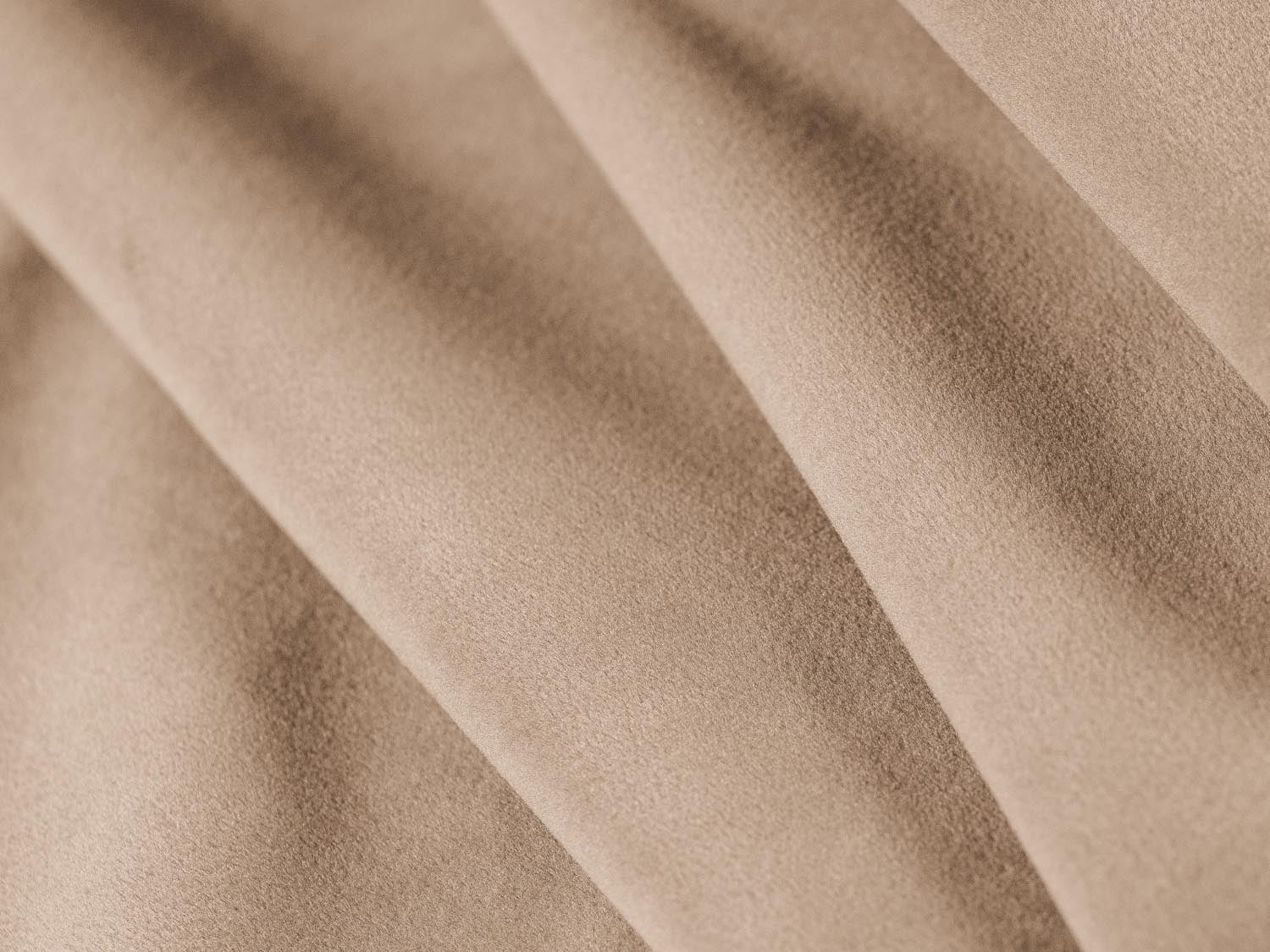Kendal Velour Ecksofa rechts 6 Sitzer in Almond Beige präsentiert im Onlineshop von KAQTU Design AG. Ecksofa rechts ist von Micadoni