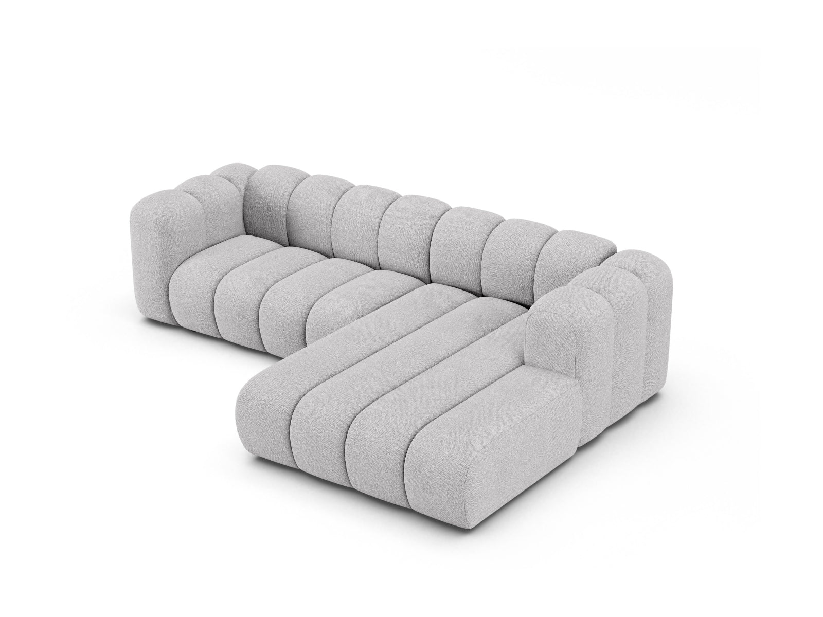 Modulares Ecksofa Lupine Boucle in sanftem Grau, bietet Platz für vier Personen und vereint Komfort mit modernem Design.