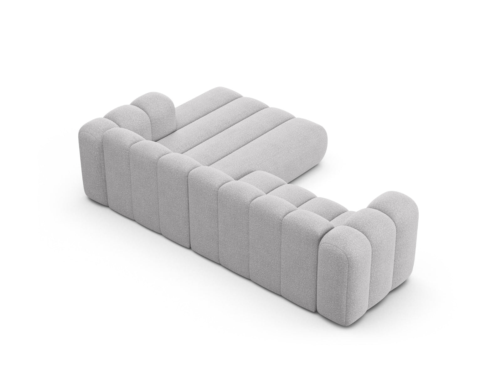 Rechtsseitiges L-Sofa Lupine Boucle in elegantem Grau, ideal für vier Personen, vereint stilvolles Design und hohen Sitzkomfort.