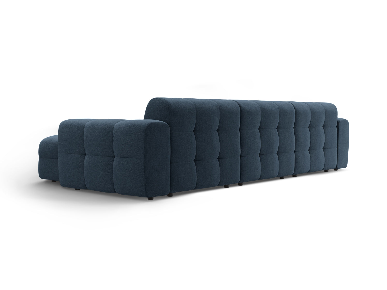 Elegantes Kendal Ecksofa in stilvollem Navy Blue, 5-Sitzer, ideal für entspannte Abende im Wohnzimmer. Hochwertige Verarbeitung von Micadoni.