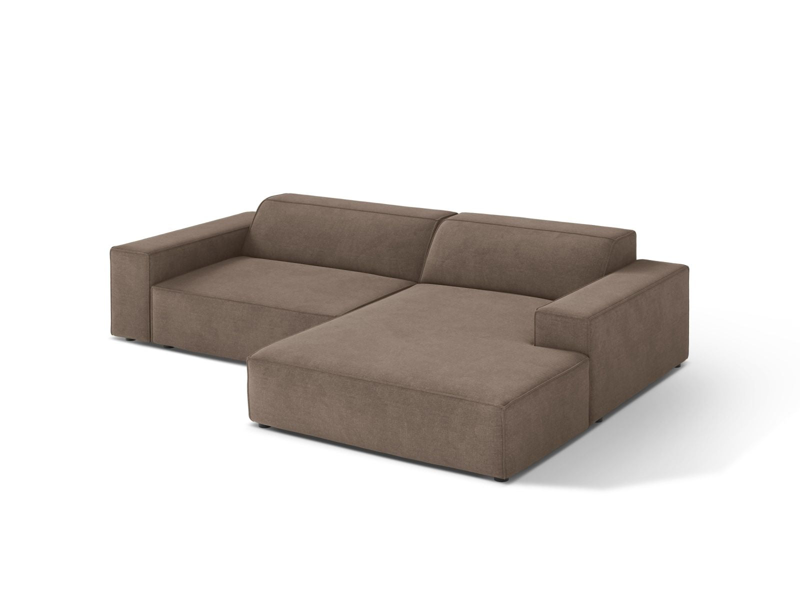 Elegantes 3-Sitzer Ecksofa Jodie in stilvollem Cappuccino-Liberty, ideal für moderne Wohnräume, präsentiert von Micadoni.