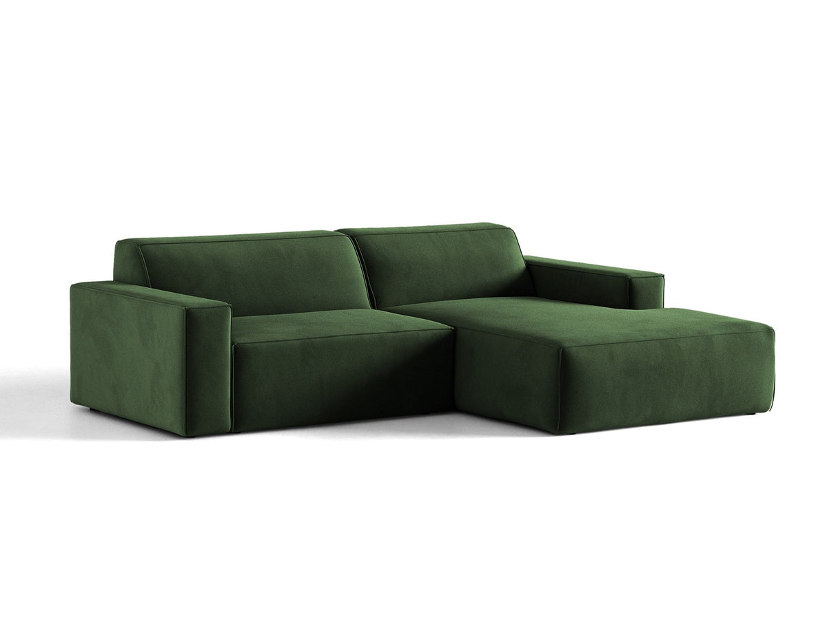 Ecksofa rechts Jodie von Micadoni in leichtem Beige mit Venus-Samtstoff, schwarzen Kunststoffbeinen und moderner modularer Form.