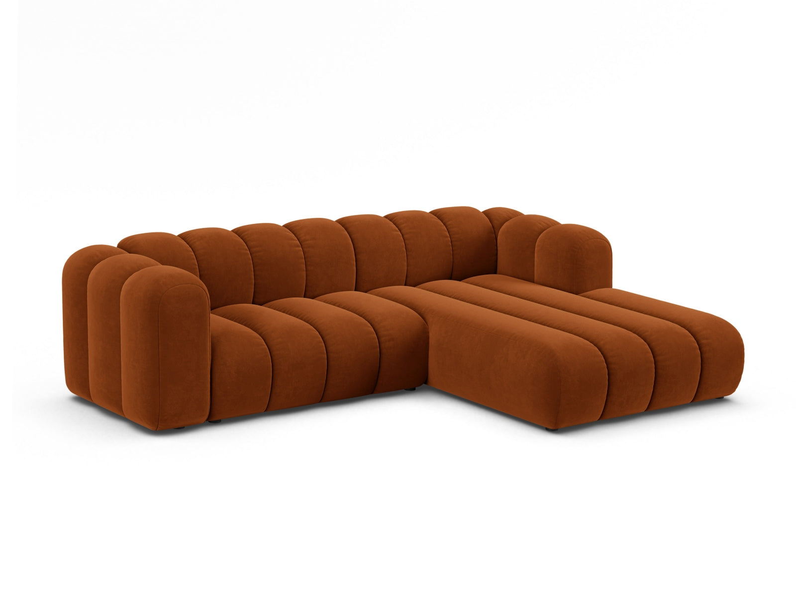 Elegantes Lupine Velour Ecksofa in Terracotta, 4-Sitzer, modular und rechtsseitig, ideal für stilvolle Wohnräume.