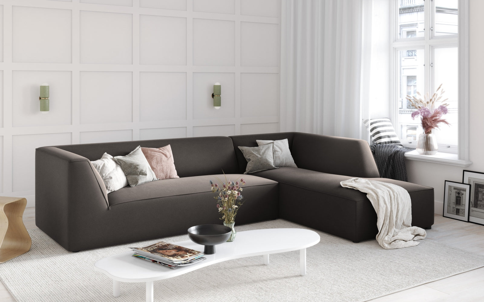 Elegantes Ruby Velour Ecksofa in Dunkelgrau, modulares Design, ideal für stilvolle Wohnräume, präsentiert als 4-Sitzer von Micadoni.