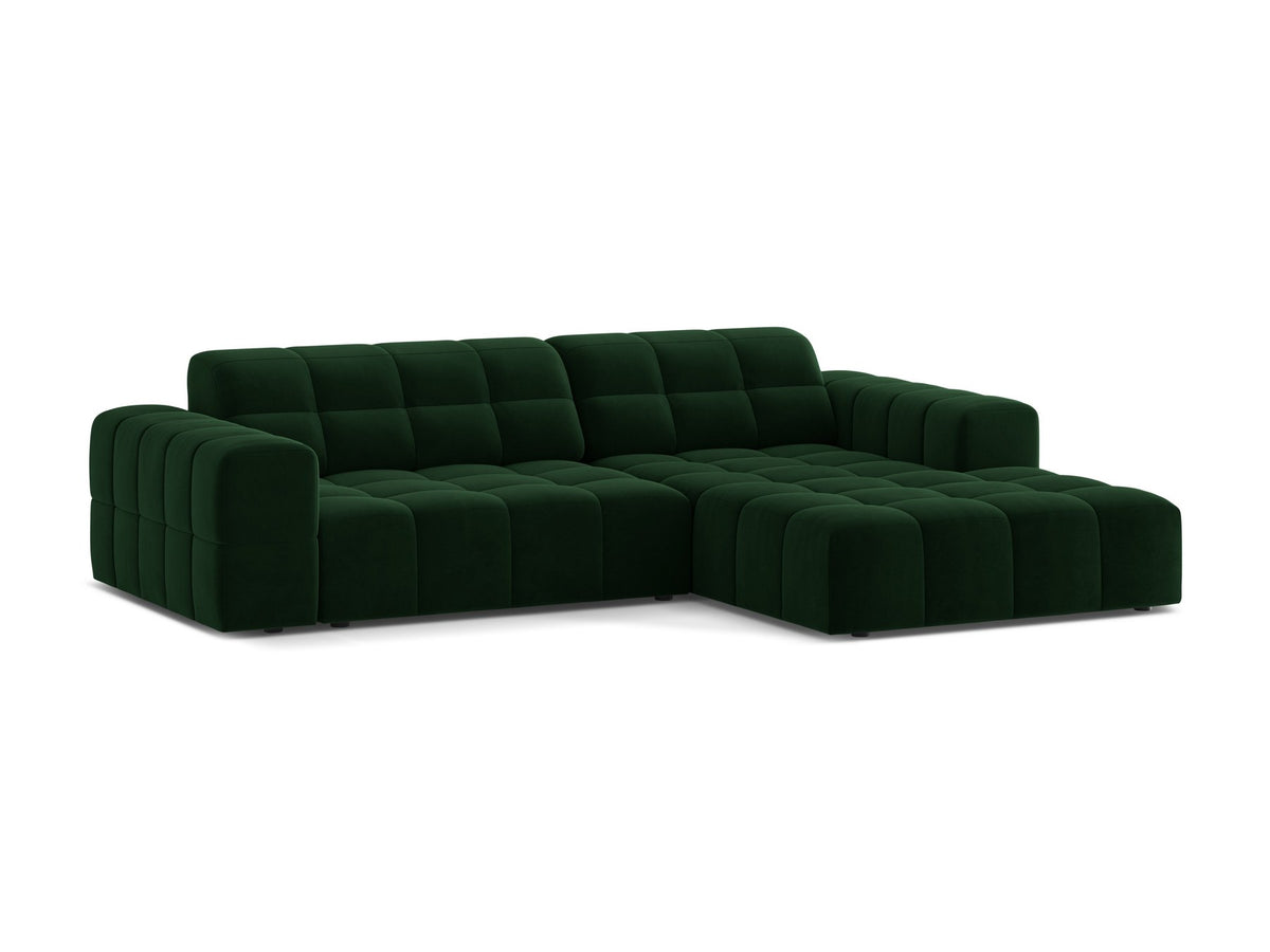 Jennifer Linkes Ecksofa von Micadoni in leichtem Beige, L-Form rechts, bezogen mit Chenille-Stoff Eden 2 Pearl, schwarze Kunststoffbeine.