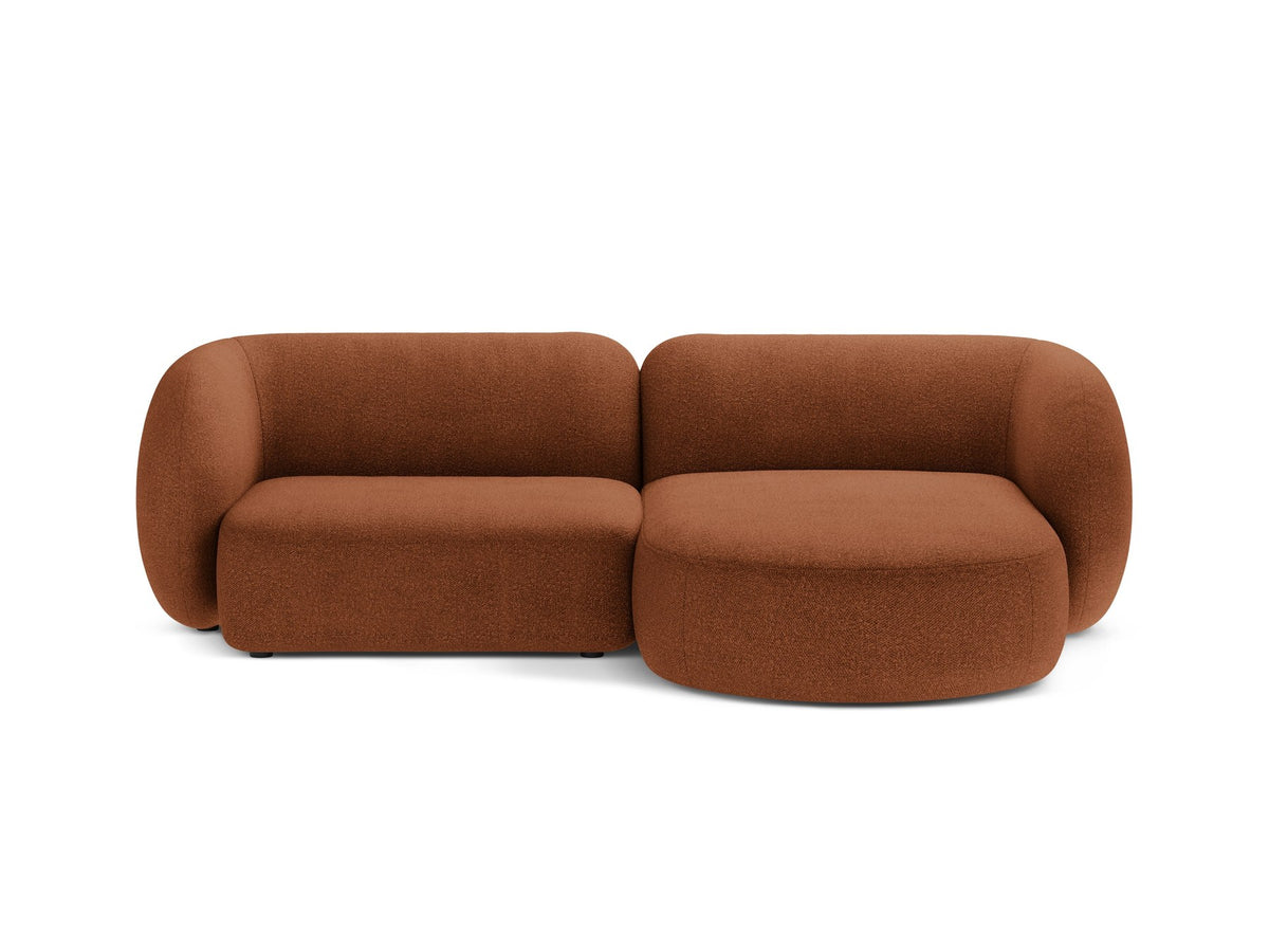 Weisses modulares Ecksofa Kate von Micadoni mit Bouclé-Stoff, schwarzen Kunststoffbeinen und rechts ausgerichteter Formgebung.