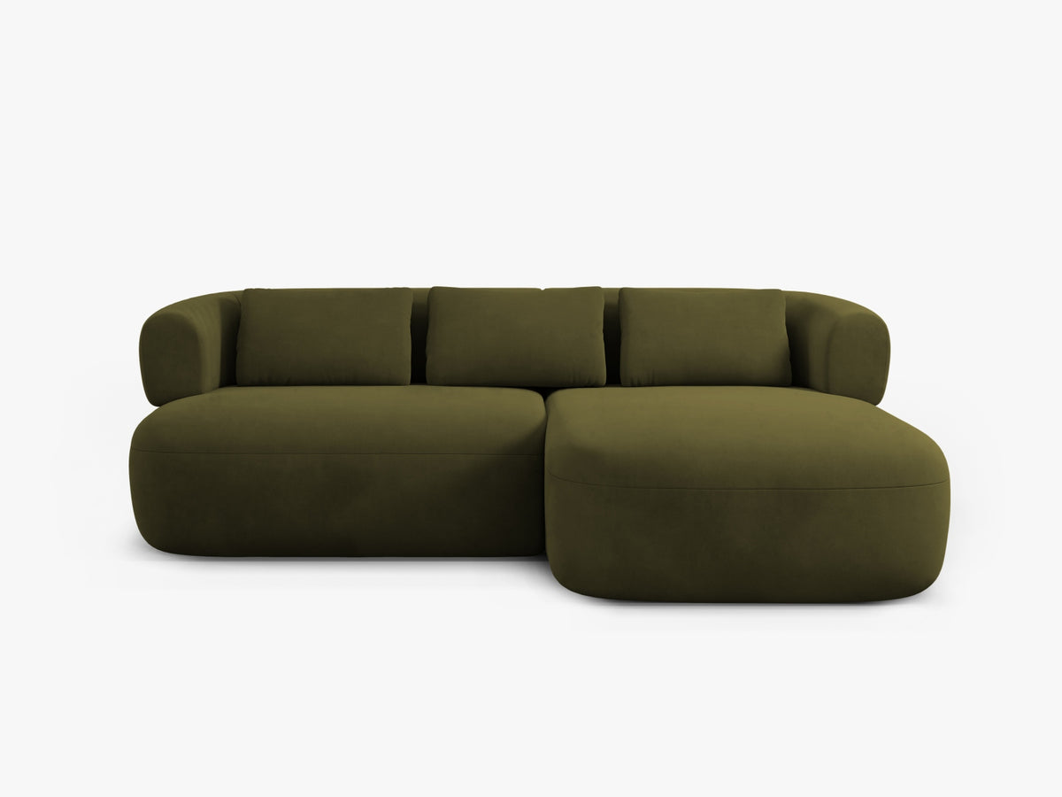 Jenny Velour Ecksofa rechts 5 Sitzer in Green-Salvador präsentiert im Onlineshop von KAQTU Design AG. L-Sofa rechts ist von Micadoni