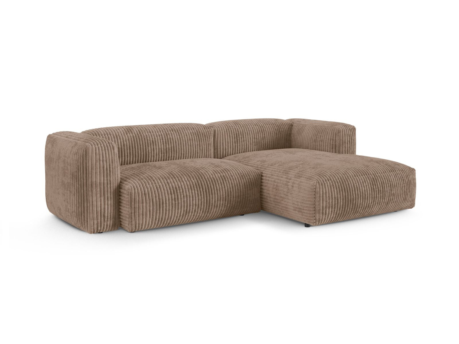 Elegantes 2-Sitzer Ecksofa XL Martina in Acorn-Tilia, ideal für stilvolle Wohnräume, präsentiert von Micadoni.